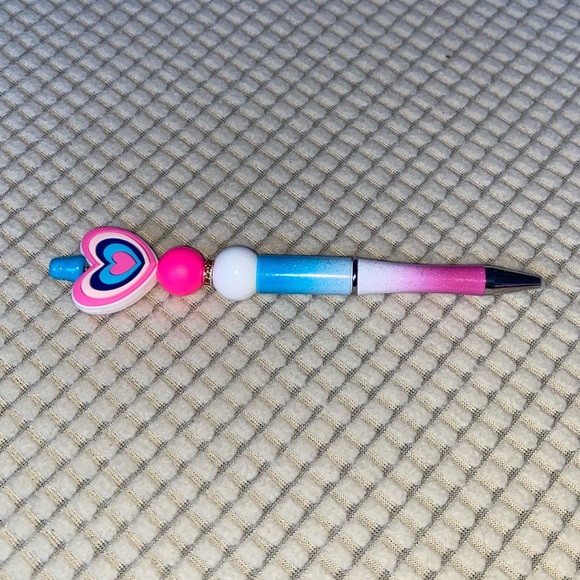 Pink Heart Pen Holder (3D Printed) & Heart Pen! - Picture 5 of 6